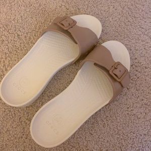 Crocs Size 8 Women’s Sandals Rubber Shoe